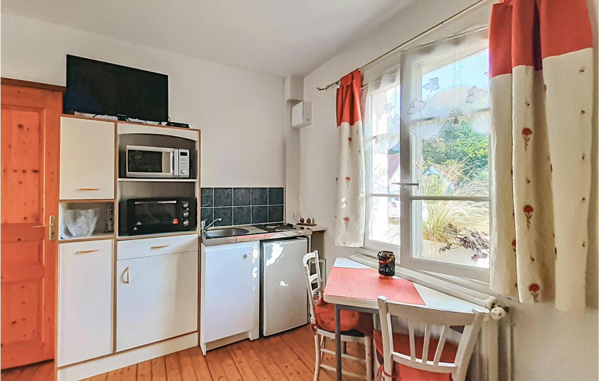 Gorgeous Apartment In Alette With Kitchenette Екстериор снимка